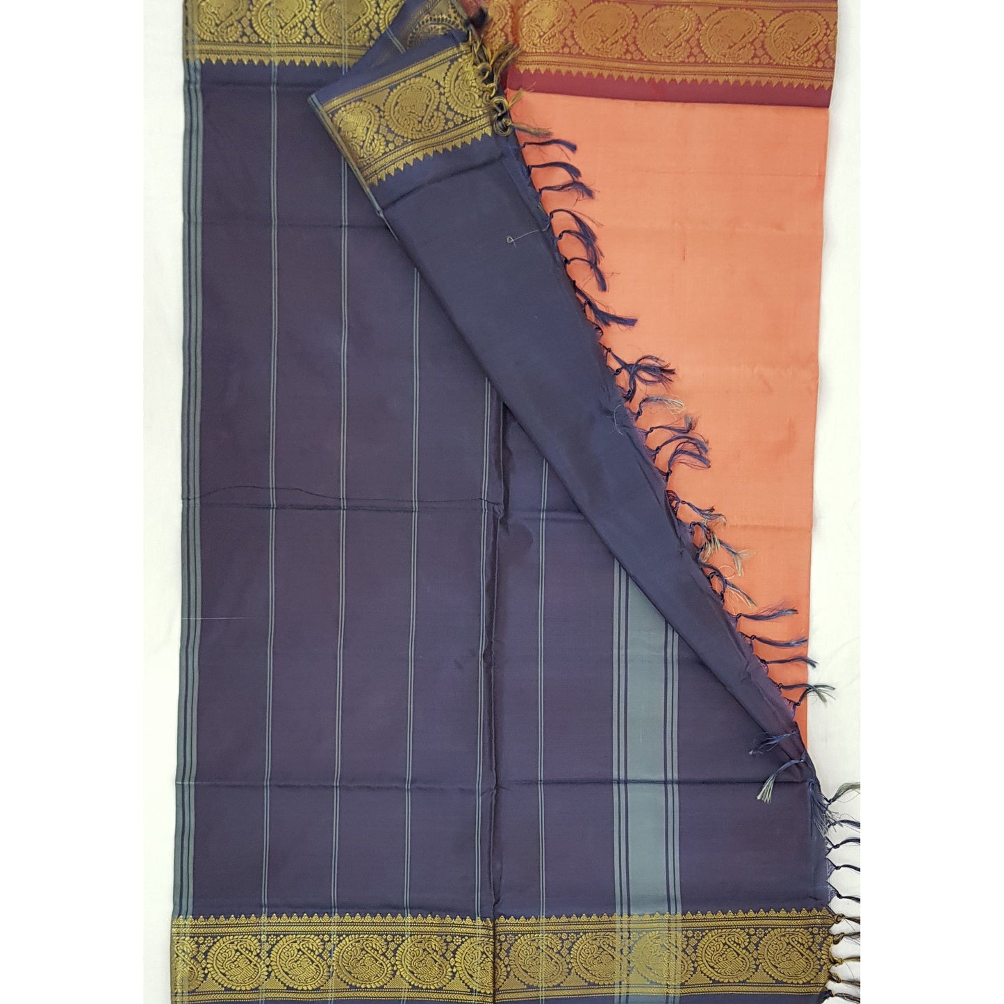 Dark Coral color Handwoven Chinnalapattu saree - Vinshika