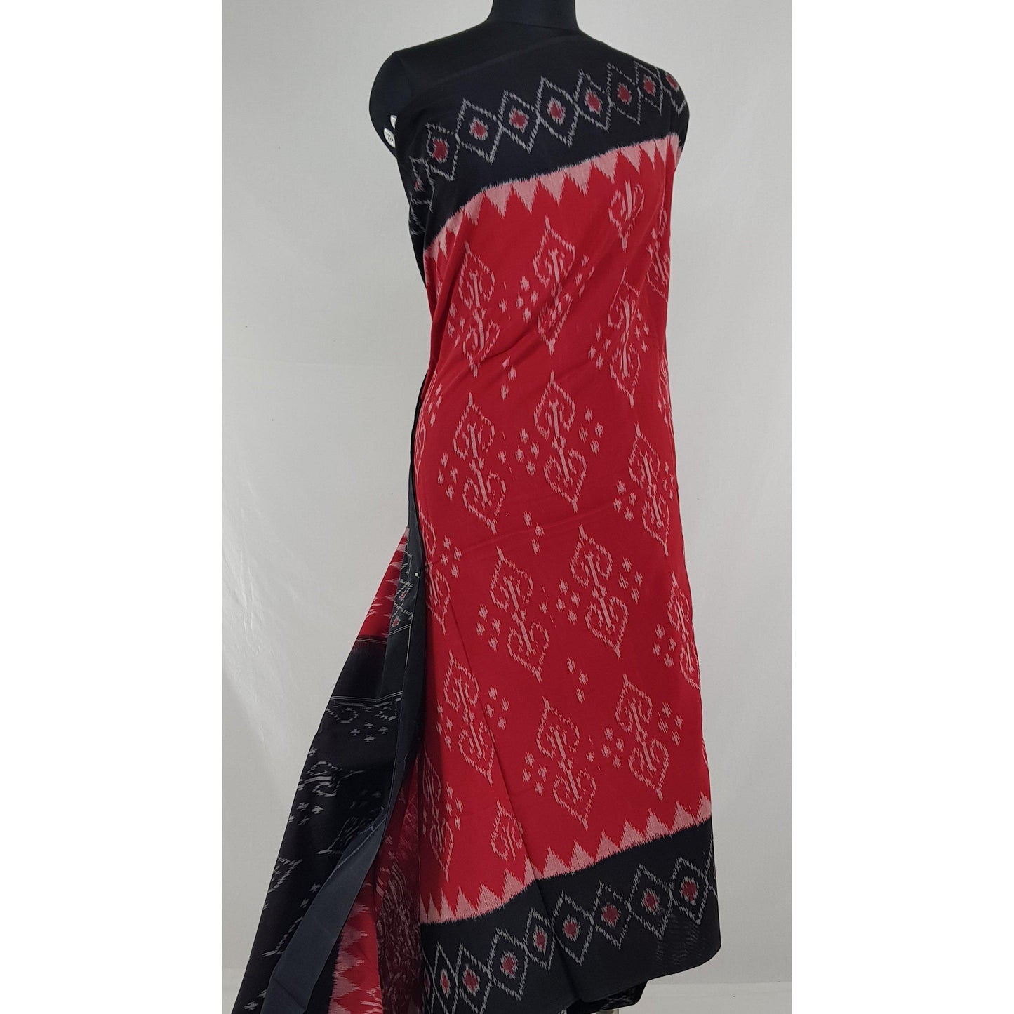 Handloom pochampally ikat mercerized cotton saree - Vinshika
