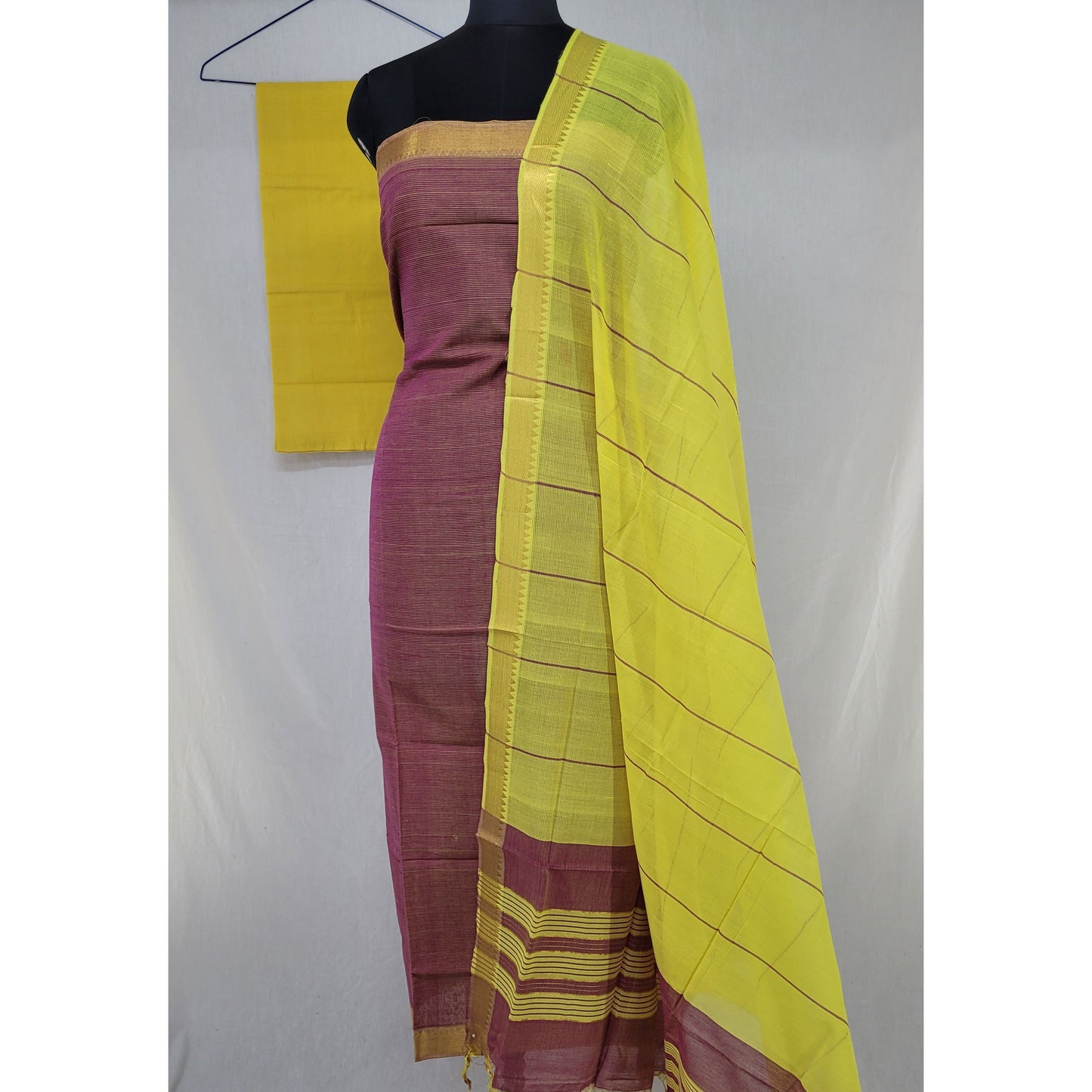 Handwoven Mangalagiri cotton Salwar Set with golden zari border - Vinshika