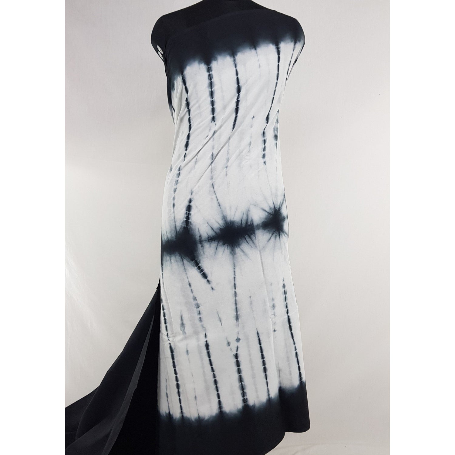 Hand Block Printed Bagru Black and white color mul mul cotton saree with plain blouse - Vinshika