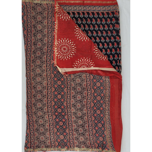 Bagru Block Printed Chanderi Saree with small Zari border - Vinshika