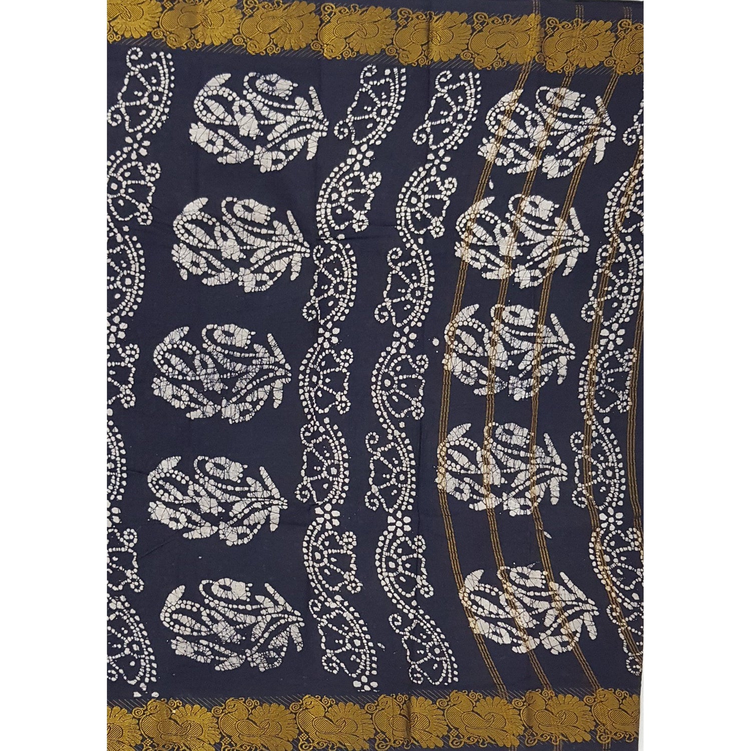 Black Color Madhurai Sungudi cotton saree with batik print - Vinshika